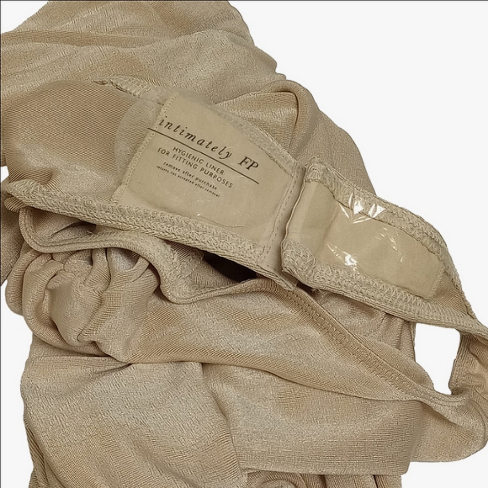 🆕 FREE PEOPLE INTIMATELY LIGHT BEIGE / LONG SLEEVE V-NECK BODYSUIT - Picture 7 of 9